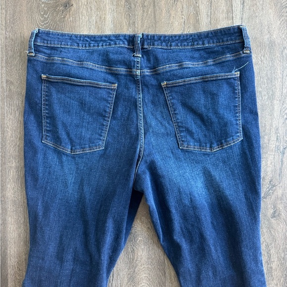 Universal Thread Jeans.  Mid Rise Skinny.  Women’s size 18/34 SHORT. Dark wash. - Picture 8 of 8